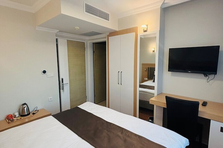 Room 19 of 68