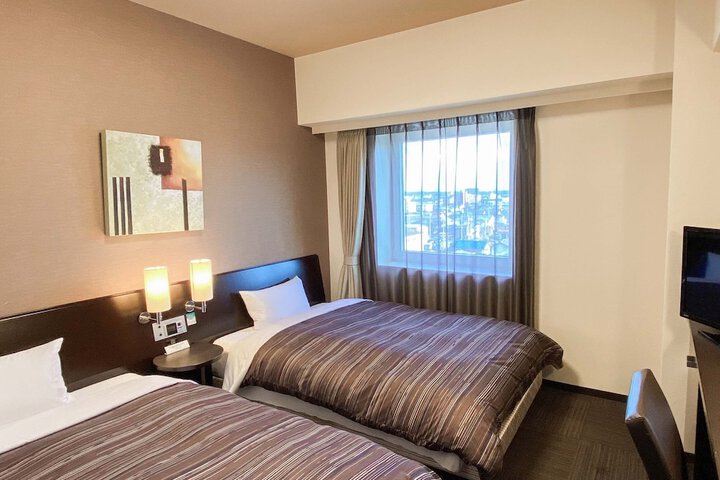 Room 6 of 27