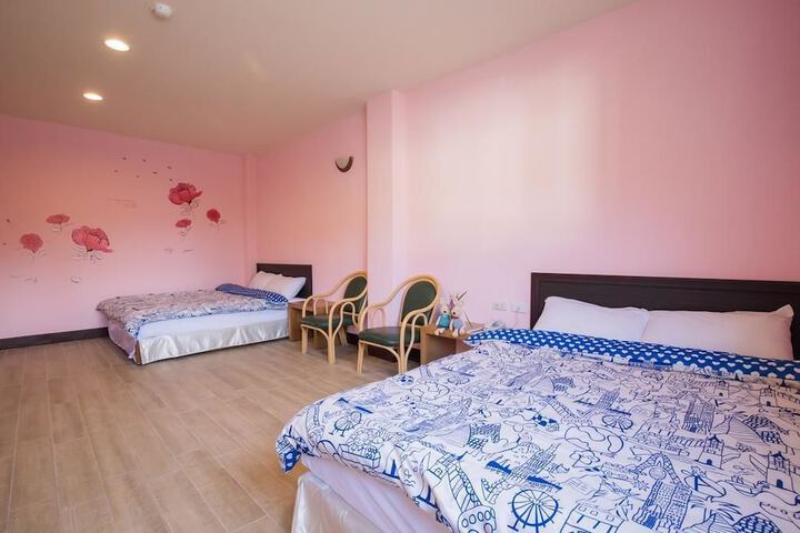 Room 6 of 28