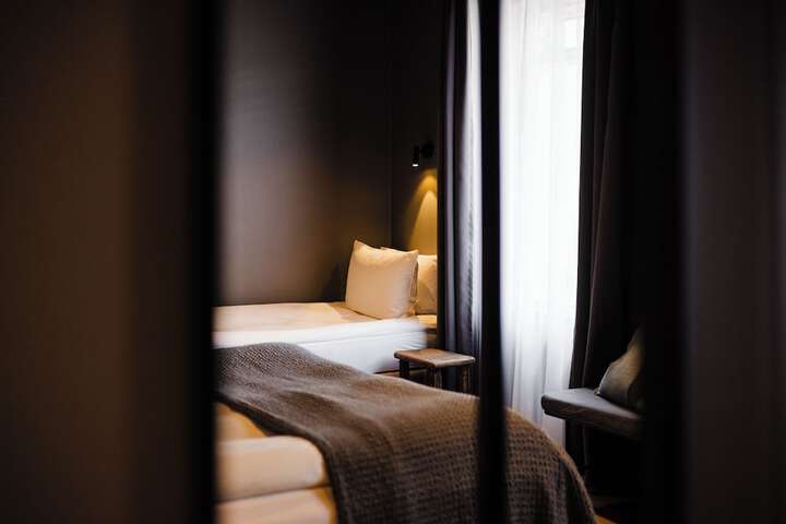 Room 37 of 134