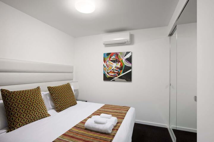Room 7 of 62