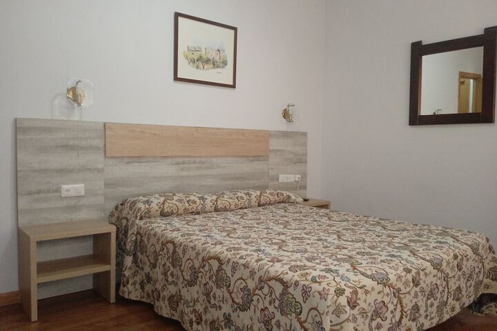 Room 13 of 32