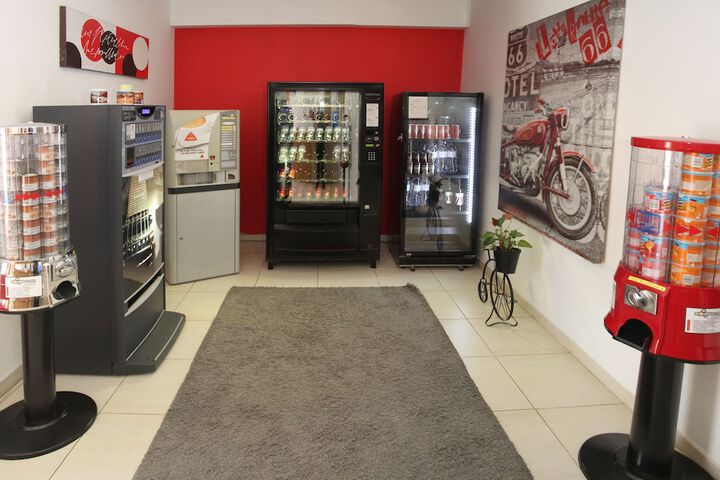 Snack bar