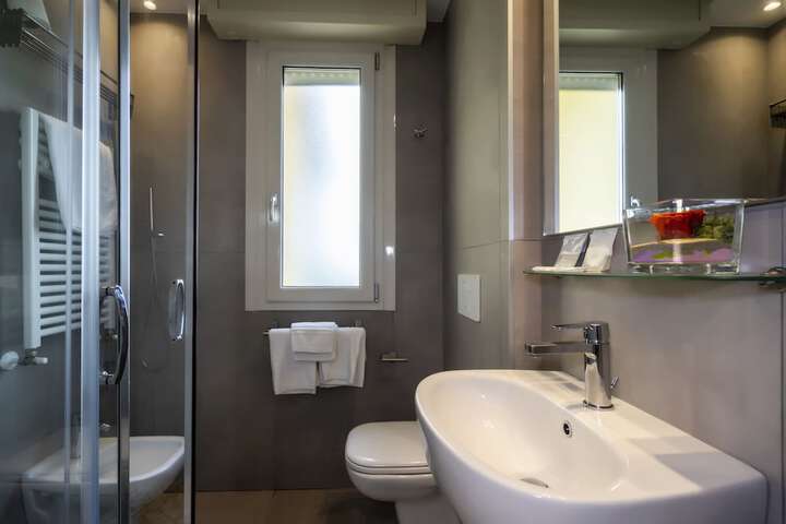 Room 70 of 115