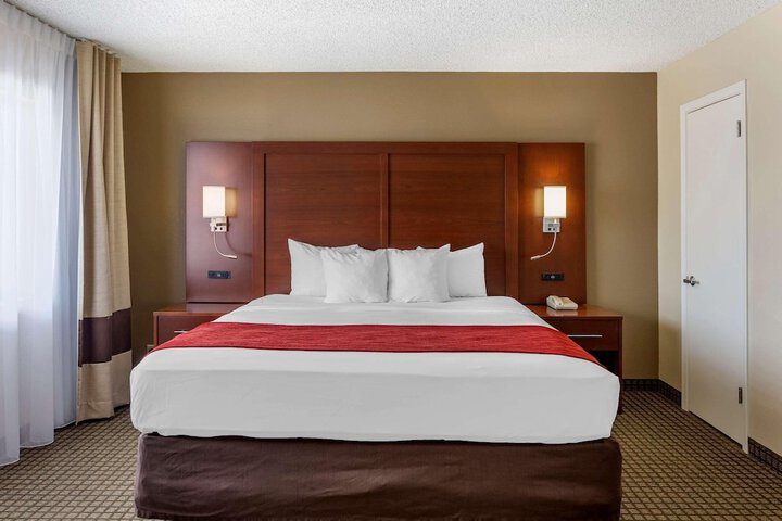 Room 35 of 97