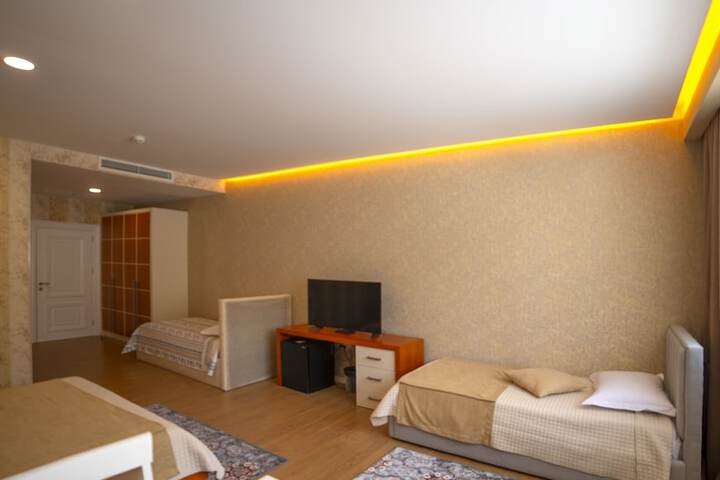 Room 12 of 23