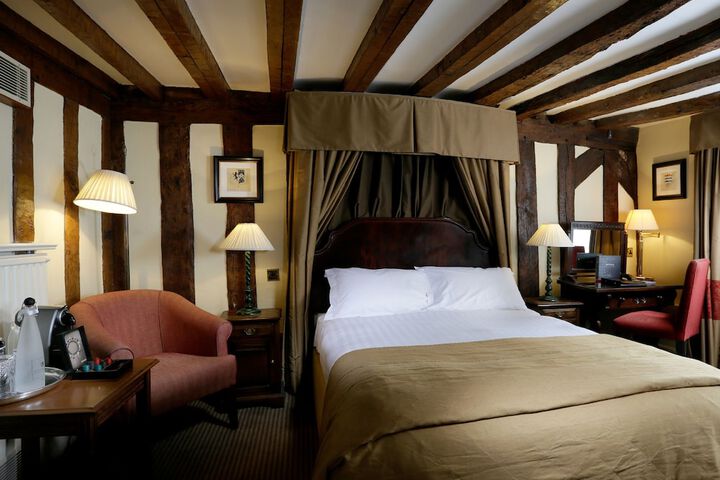 Room 4 of 50