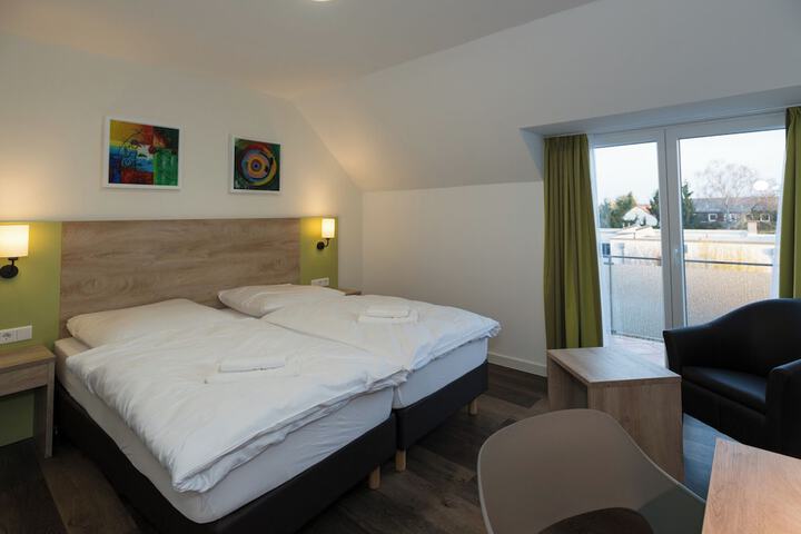 Room 43 of 85
