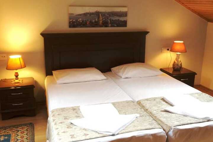 Room 10 of 69