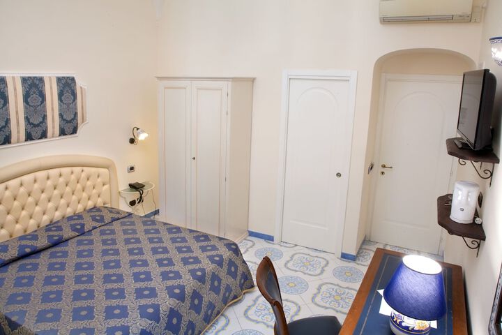 Room 15 of 72
