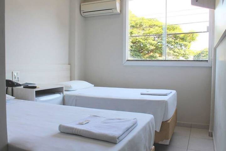 Room 10 of 29