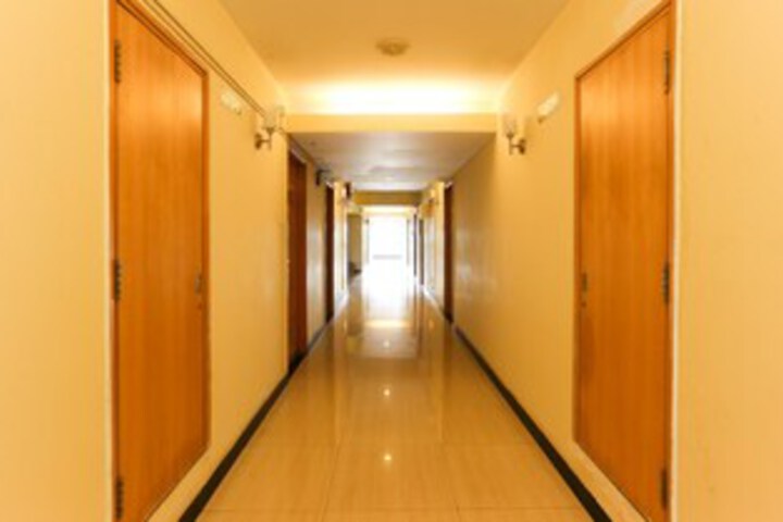 Ballroom/Hall 66 of 97