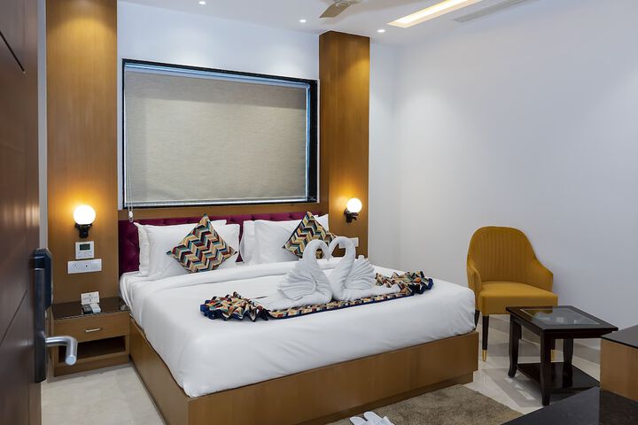 Room 6 of 26