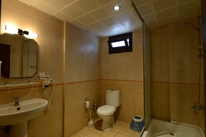 Room 9 of 17