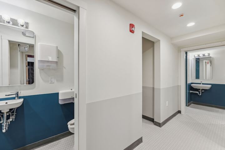 Room 10 of 16