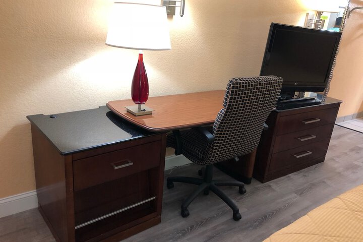 Renovated Standard 2 Double Beds (11 of 12)