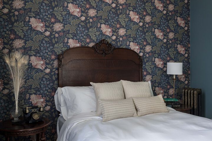 1 Queen Bed (7 of 19)