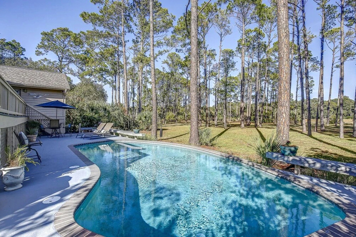 Pool 16 of 22