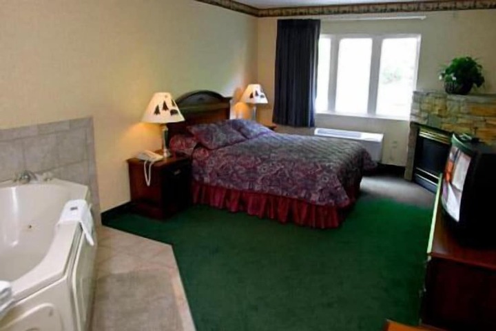 Room 4 of 20