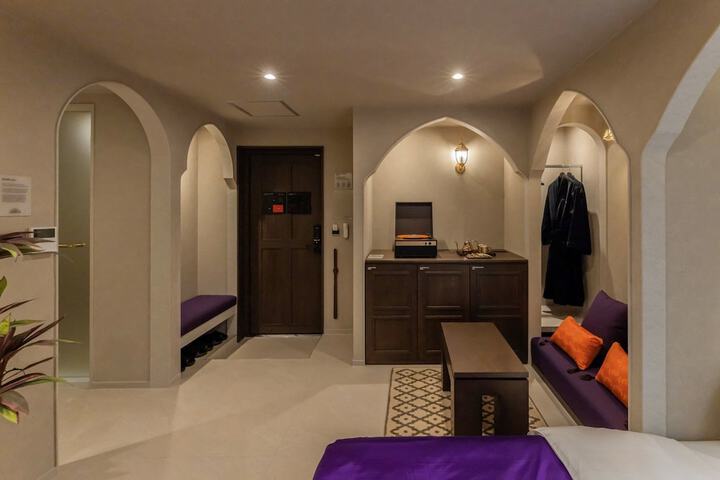 Room 7 of 60