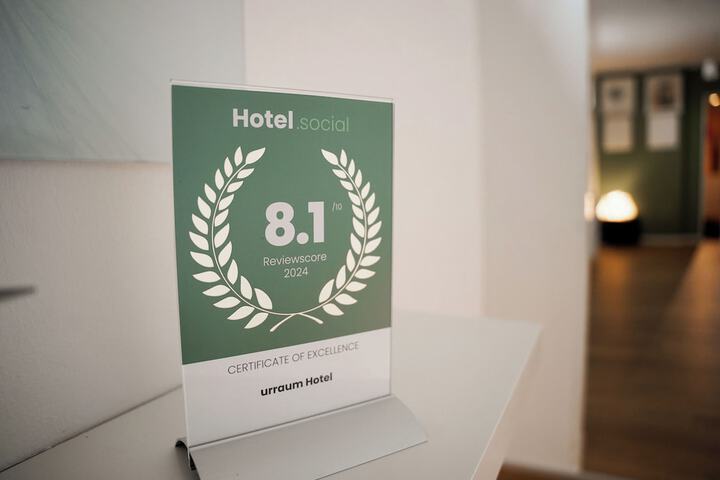 Ballroom/Hall 68 of 76