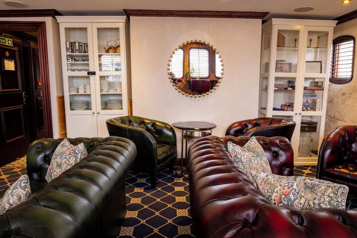 Lounge 60 of 67