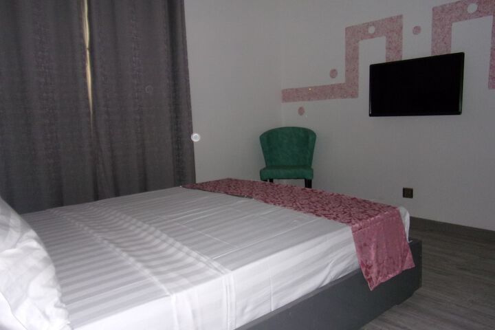 Room 19 of 39