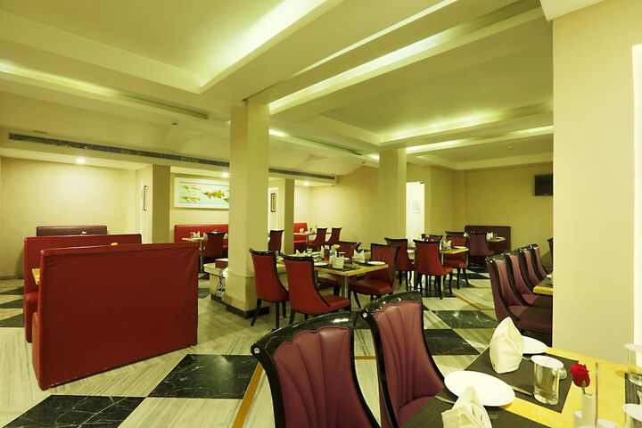 Dining 20 of 41