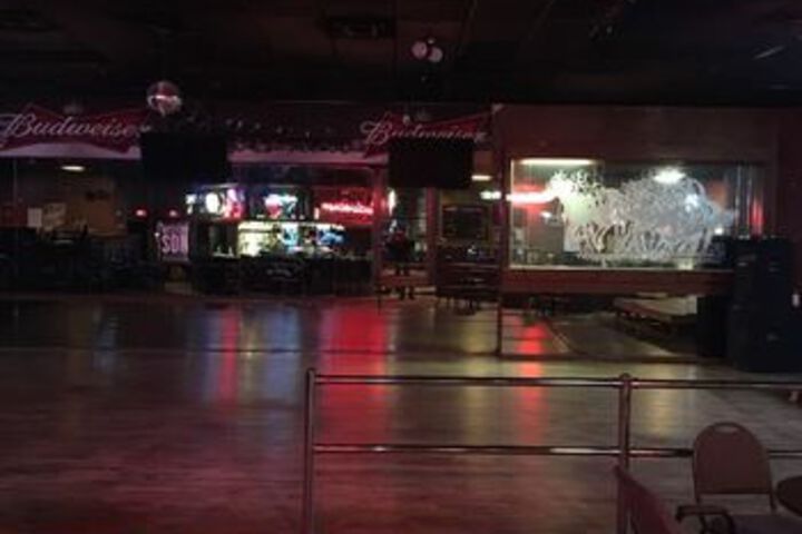 Lounge 14 of 24