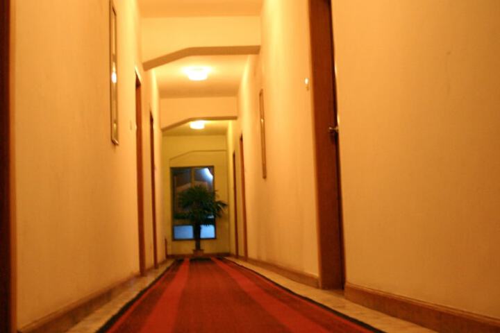 Ballroom/Hall 13 of 16