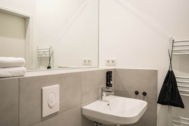 Room 57 of 60