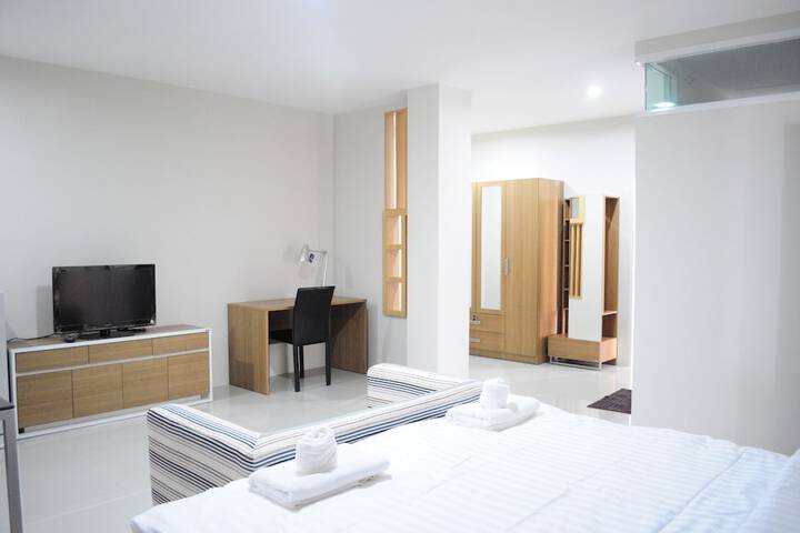 Room 9 of 17