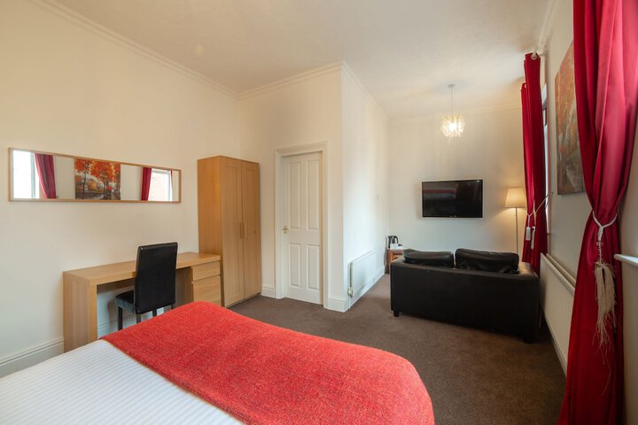 Room 15 of 34