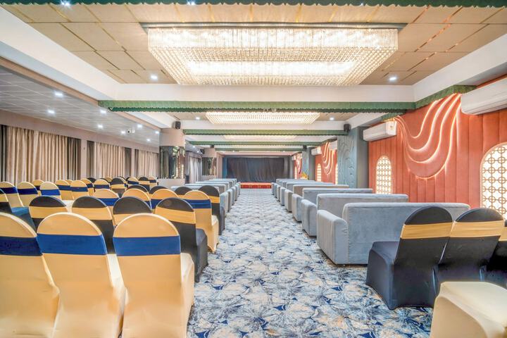 Ballroom/Hall 67 of 75