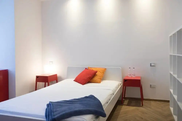 Room 2 of 14
