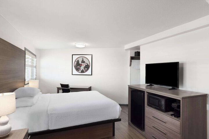 Room 17 of 41