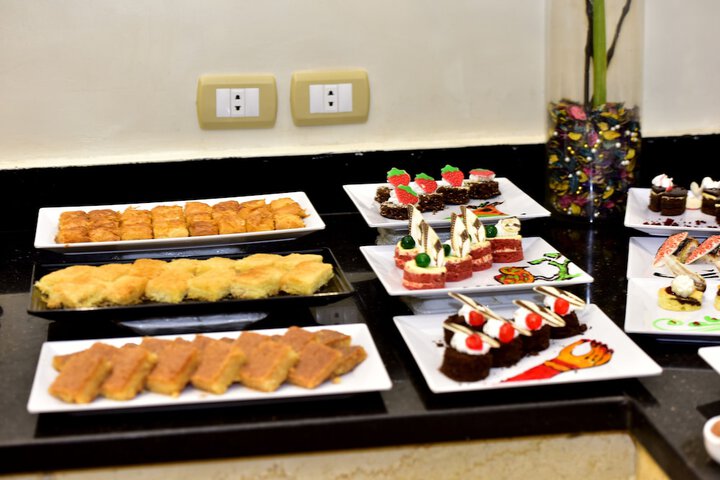 Dining 77 of 103