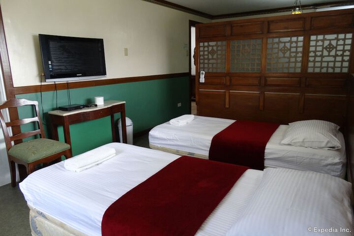 Room 15 of 28