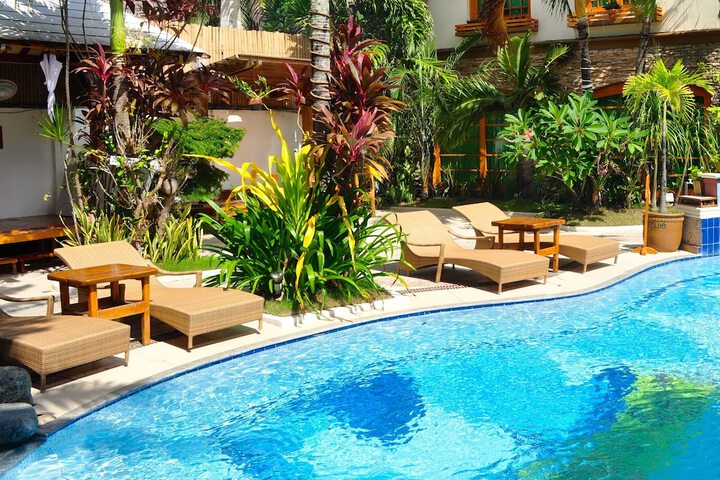 Pool Hotel
