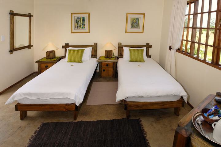 Room 6 of 80