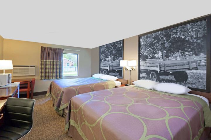 Room 6 of 16