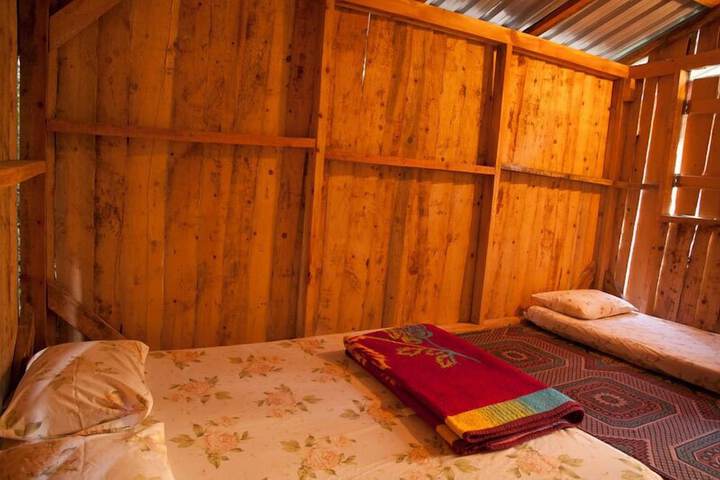 Room 4 of 32