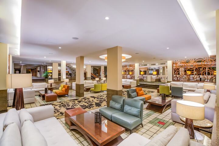 Entrance & Lobby