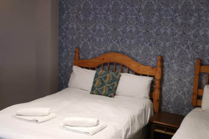 Room 13 of 34
