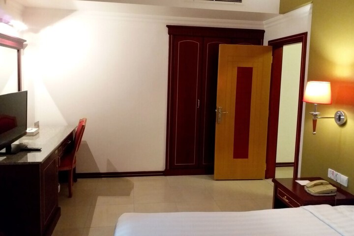 Room 16 of 53