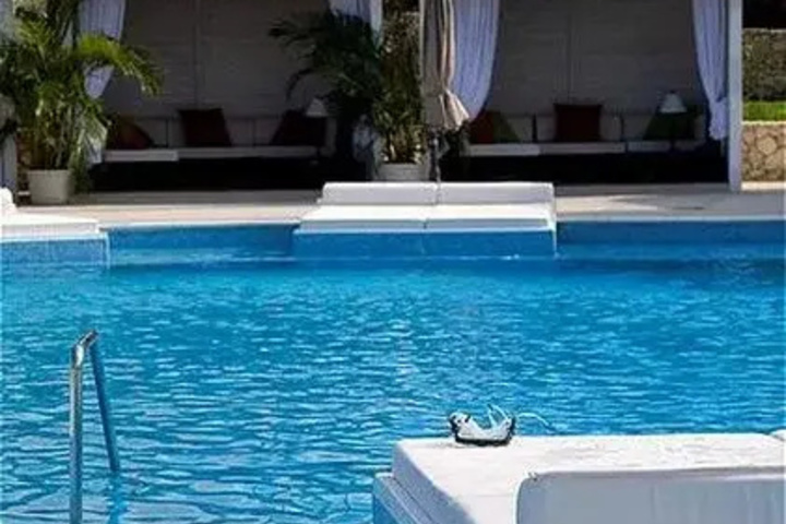 Pool 10 of 13