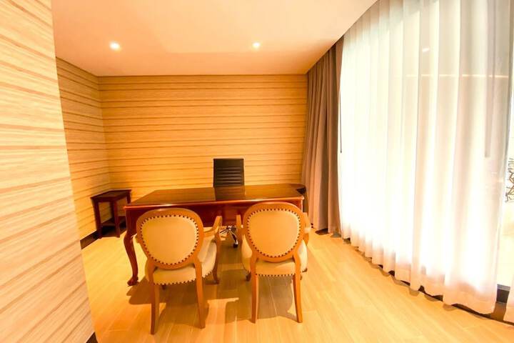 Business Center 119 of 134
