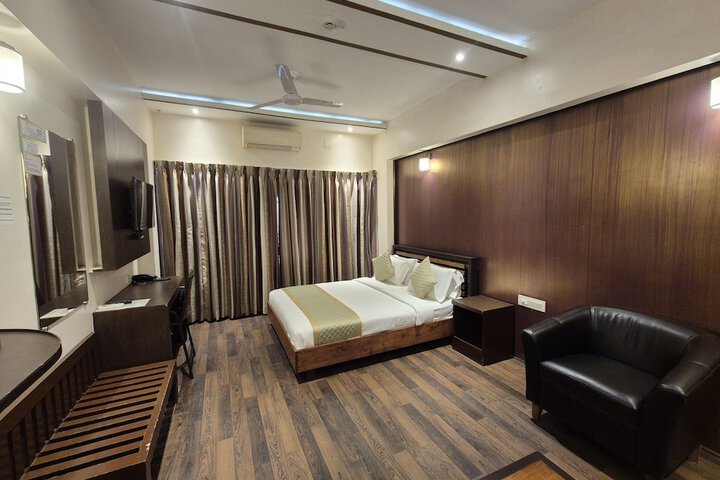 Room 4 of 25