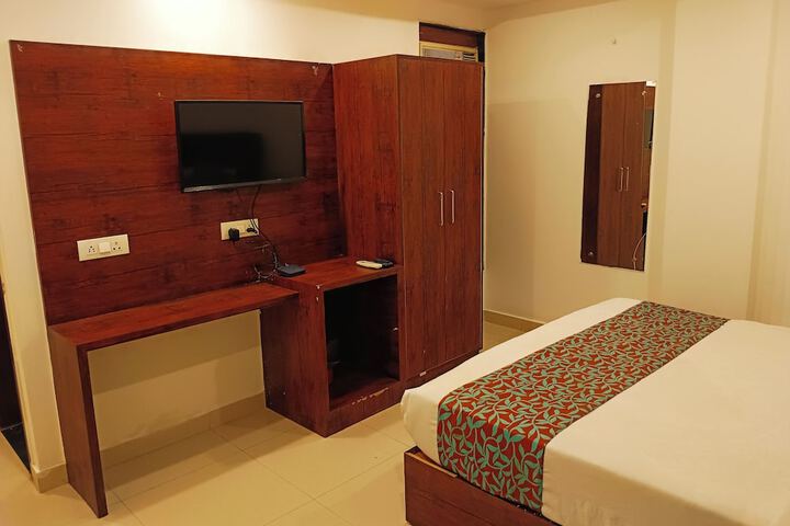 Hotel DSR Caves Near IGI Airport Delhi