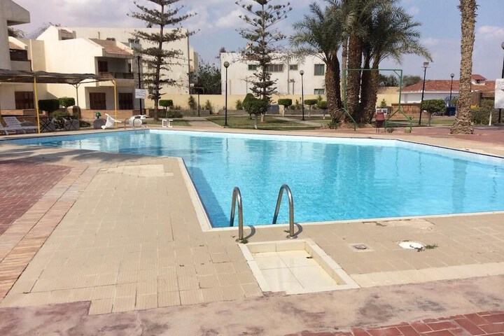 Pool 32 of 66